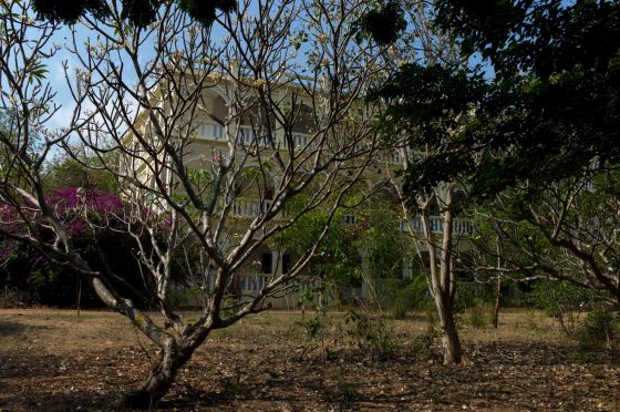 and a beautfiul building along the way...