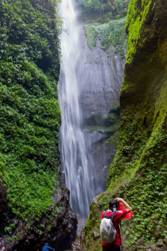 a narrow gorge leading into the grotto