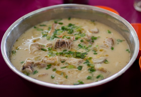fishhead beehoon soup