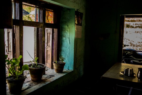 lunch was taken in a little roadside cafe...fried fish and chicken were nice