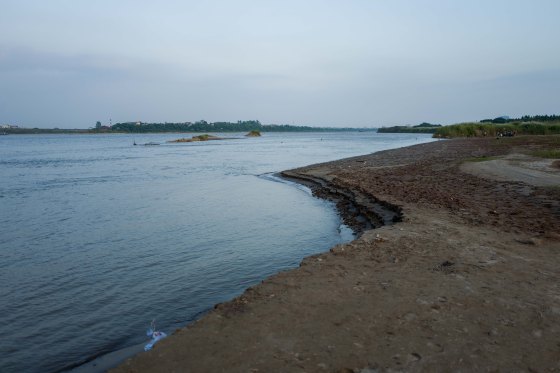 Walking back to another part of the riverbank...